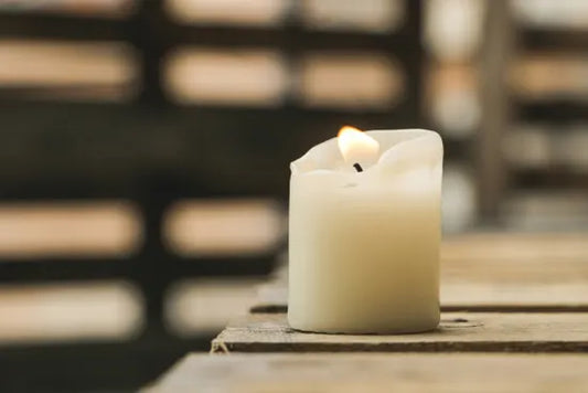 Crea un angolo romantico in casa con piante e candele
